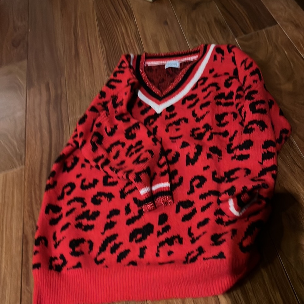Red sweater - Picture 2 of 2